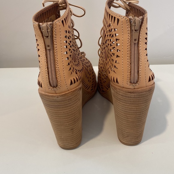 Jeffery Campbell lace front wedge with zipper back size 11 - Picture 8 of 9